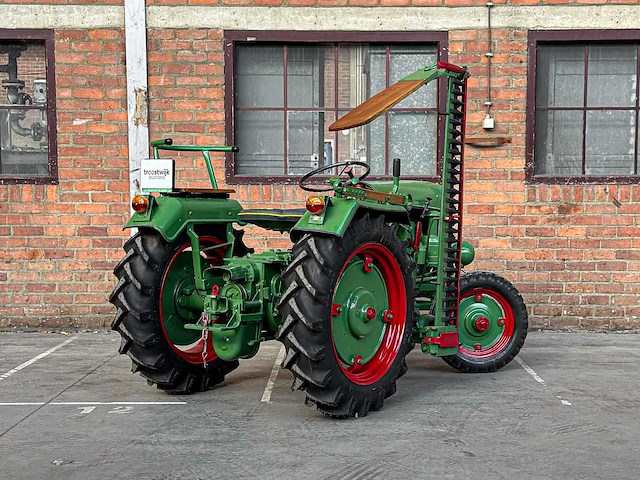 Holder 1955 1-cilinder oldtimer tractor + originele melkwagen, trh-44-x - afbeelding 26 van  48