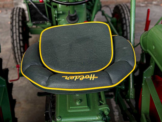 Holder 1955 1-cilinder oldtimer tractor + originele melkwagen, trh-44-x - afbeelding 32 van  48