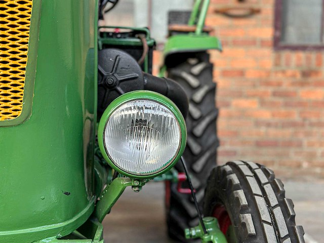 Holder 1955 1-cilinder oldtimer tractor + originele melkwagen, trh-44-x - afbeelding 11 van  51