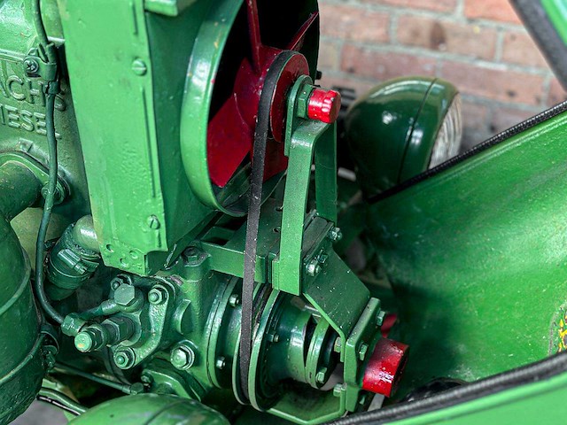 Holder 1955 1-cilinder oldtimer tractor + originele melkwagen, trh-44-x - afbeelding 24 van  51