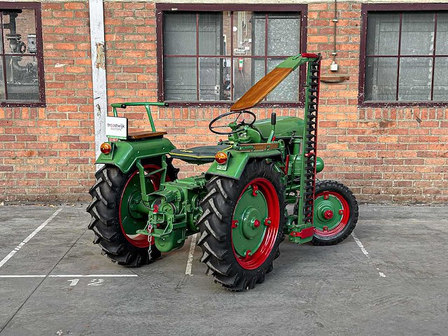 Holder 1955 1-cilinder oldtimer tractor + originele melkwagen, trh-44-x - afbeelding 27 van  51