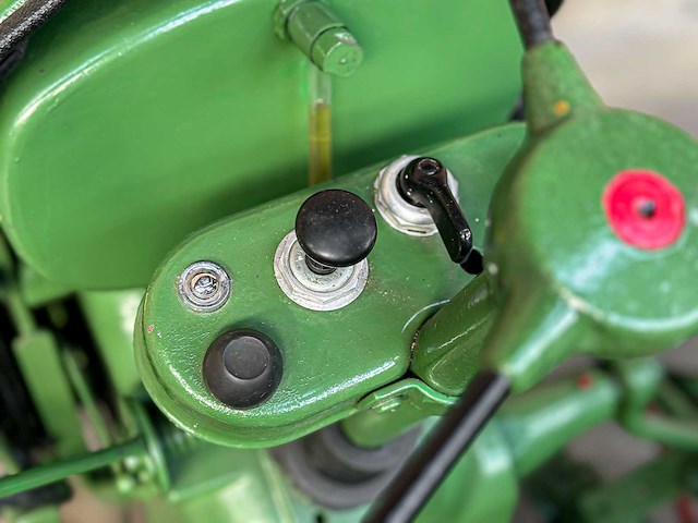 Holder 1955 1-cilinder oldtimer tractor + originele melkwagen, trh-44-x - afbeelding 35 van  51