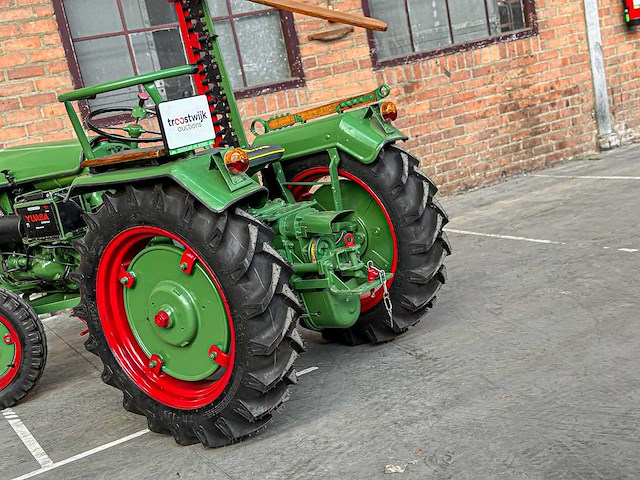 Holder 1955 1-cilinder oldtimer tractor + originele melkwagen, trh-44-x - afbeelding 42 van  51