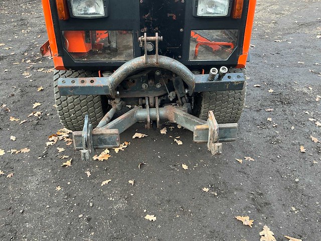 Holder 202 vierwielaangedreven landbouwtractor - afbeelding 5 van  42