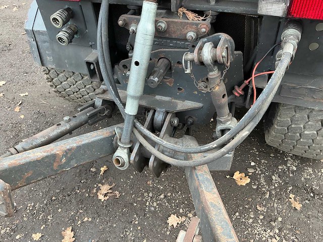 Holder 202 vierwielaangedreven landbouwtractor - afbeelding 9 van  42