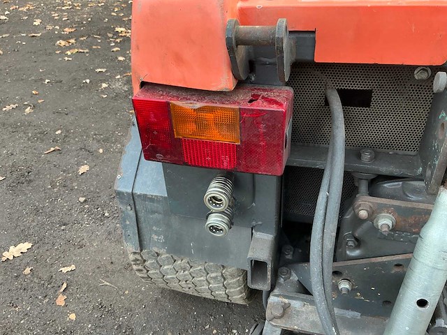 Holder 202 vierwielaangedreven landbouwtractor - afbeelding 11 van  42