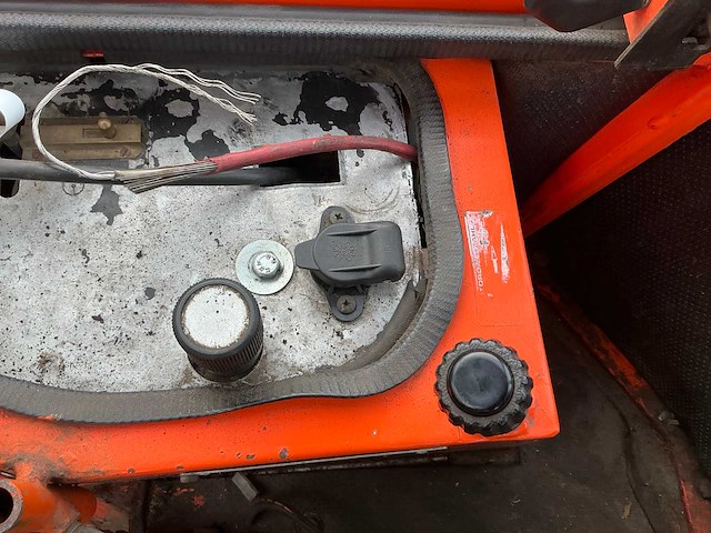 Holder 202 vierwielaangedreven landbouwtractor - afbeelding 25 van  42