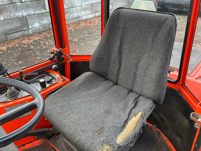 Holder 202 vierwielaangedreven landbouwtractor - afbeelding 15 van  42