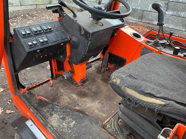 Holder 202 vierwielaangedreven landbouwtractor - afbeelding 16 van  42