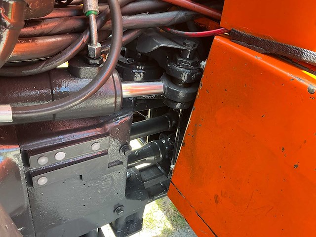 Holder c860 vierwielaangedreven kniktractor - afbeelding 8 van  26