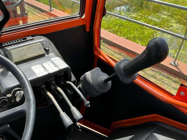 Holder c860 vierwielaangedreven kniktractor - afbeelding 14 van  26