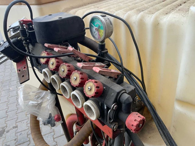 Holder gedragen veldspuit - afbeelding 10 van  17