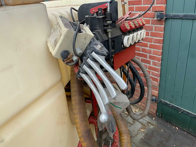 Holder gedragen veldspuit - afbeelding 11 van  17