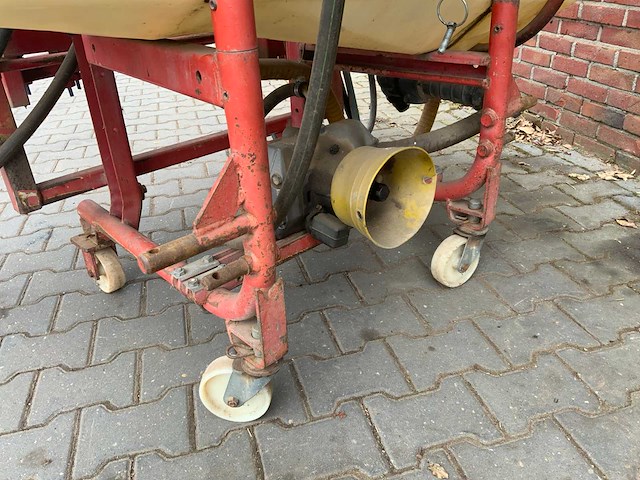 Holder gedragen veldspuit - afbeelding 13 van  17