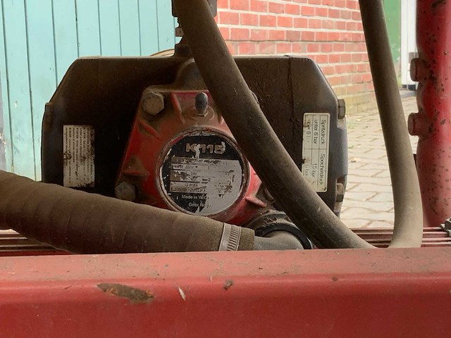 Holder gedragen veldspuit - afbeelding 16 van  17