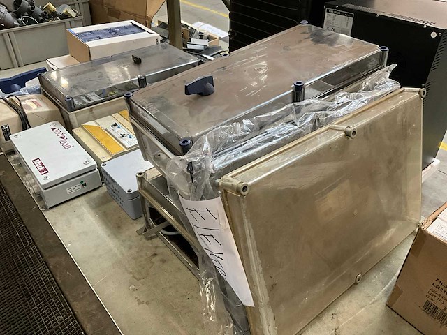 Holec partij schakelkasten - afbeelding 8 van  8