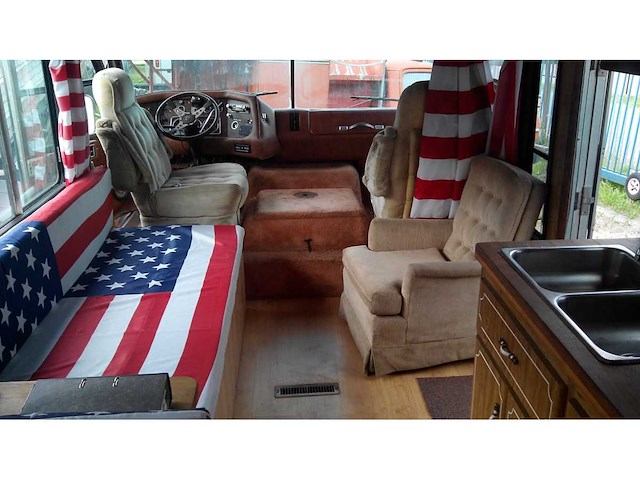 Holiday rambler - 7,4 liter big block mega camper “airstream” - afbeelding 9 van  34
