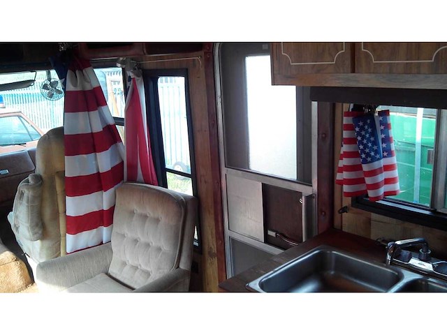 Holiday rambler - 7,4 liter big block mega camper “airstream” - afbeelding 24 van  34