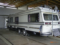 Holiday rambler - 7,4 liter big block mega camper “airstream” - afbeelding 29 van  34