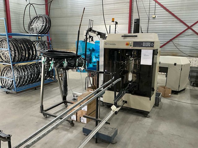 Holland mechanics dc-b + cs-a + fe-c fiets wiel productielijn - afbeelding 2 van  12