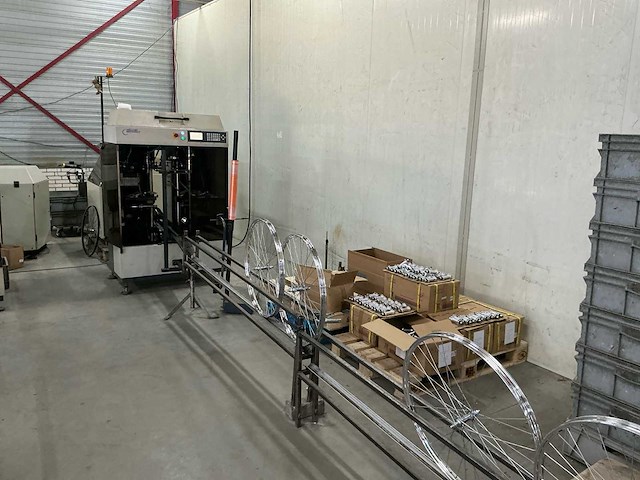 Holland mechanics dc-c + hb-a + cs-a fiets wiel productielijn - afbeelding 1 van  16