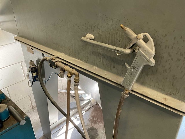 Holland mineraal straalcabine met centrale stofzuiger - afbeelding 7 van  9