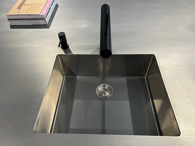 Hollands maatwerk® - showroomkeuken met apparatuur - afbeelding 11 van  44