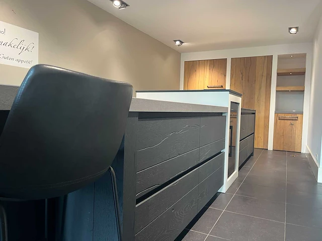 Hollands maatwerk® - showroomkeuken met apparatuur - afbeelding 23 van  44