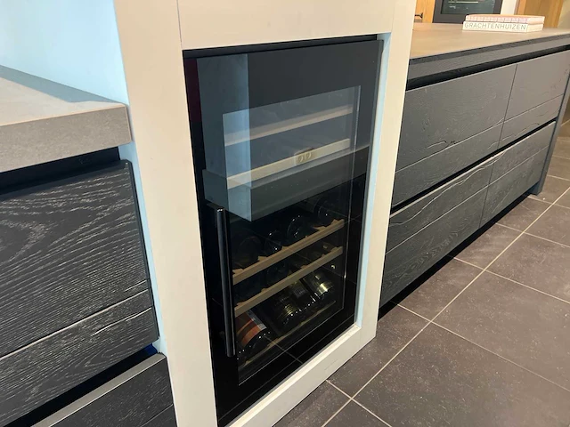 Hollands maatwerk® - showroomkeuken met apparatuur - afbeelding 44 van  44