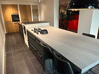 Hollands maatwerk® - showroomkeuken met apparatuur