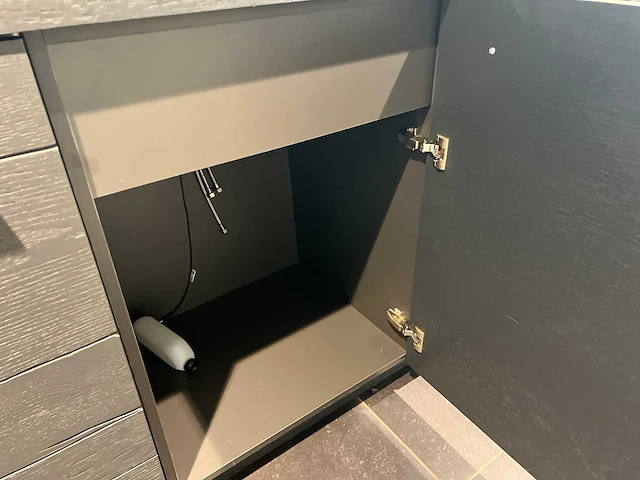Hollands maatwerk® - showroomkeuken met apparatuur - afbeelding 24 van  44