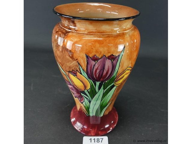 Hollinshead & kirkham (h&k) tunstall handgeschilderde keramische vaas in het tulip time patroon - afbeelding 1 van  5