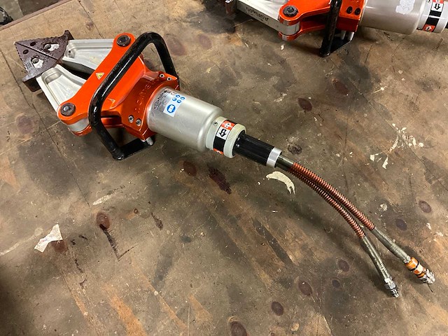 Holmatro sp3260+ hydraulische spreider - afbeelding 1 van  8