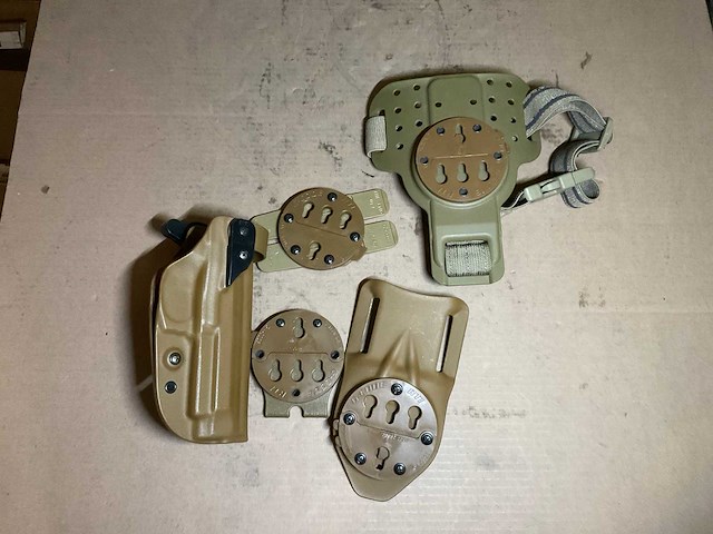 Holster and parts - afbeelding 1 van  2