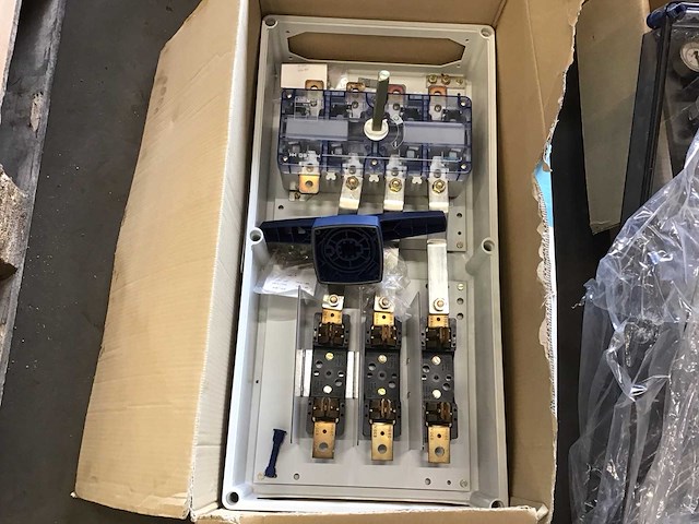 Holtec slh630/4 schakelveiligheidskast - afbeelding 2 van  8