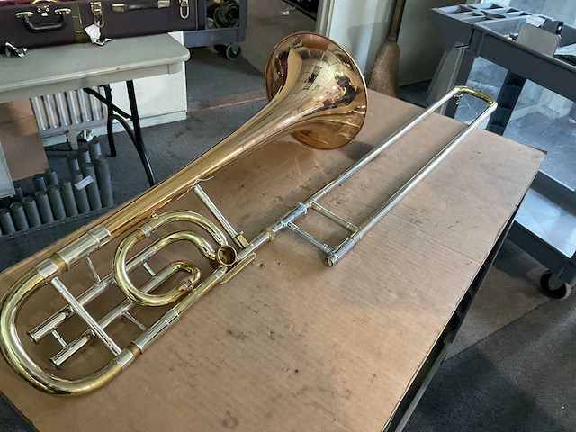 Holton elkhorn trombone - afbeelding 2 van  5