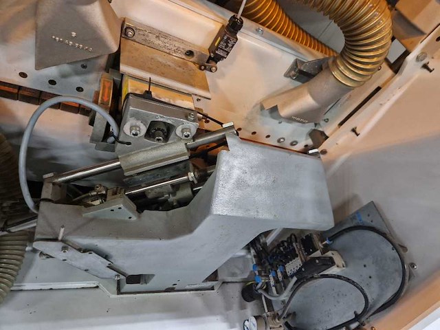 Holzher - 2010 - 1334 arcus - cnc kantenaanlijmmachine - afbeelding 4 van  19