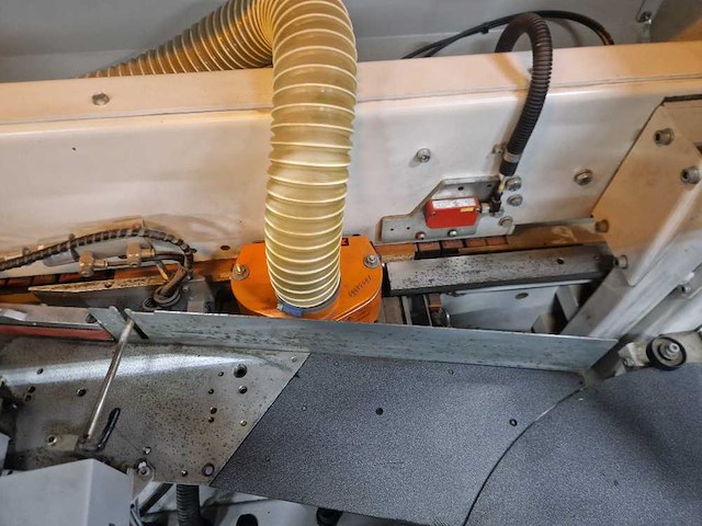 Holzher - 2010 - 1334 arcus - cnc kantenaanlijmmachine - afbeelding 10 van  12