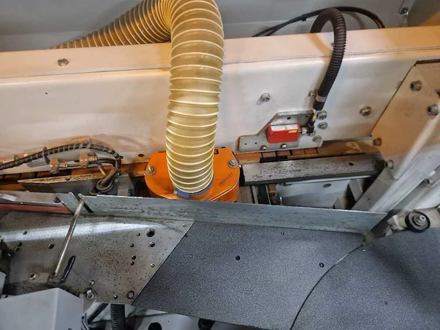 Holzher - 2010 - 1334 arcus - cnc kantenaanlijmmachine - afbeelding 17 van  19
