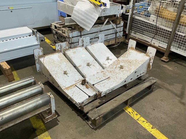 Holzma - 2016 - hpl 400/43/16 - platen opdeelzaagmachine - afbeelding 29 van  36