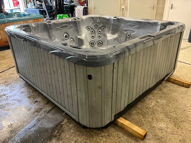 Home hot tubs jacuzzi - afbeelding 12 van  17