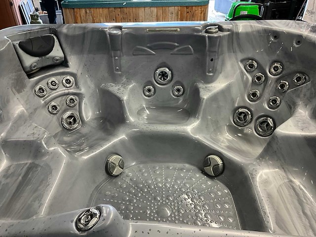 Home hot tubs jacuzzi - afbeelding 16 van  17
