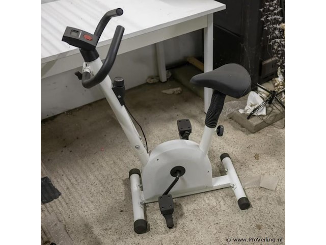 Hometrainer - afbeelding 1 van  3