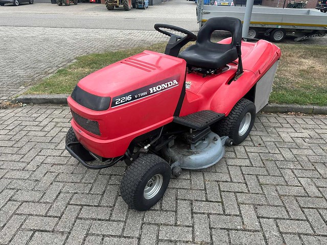 Honda - 2216 - zitmaaier - afbeelding 1 van  7