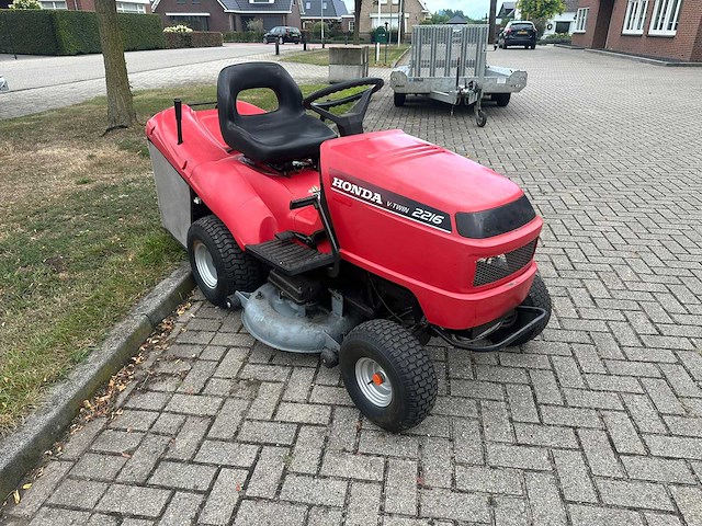 Honda - 2216 - zitmaaier - afbeelding 2 van  7