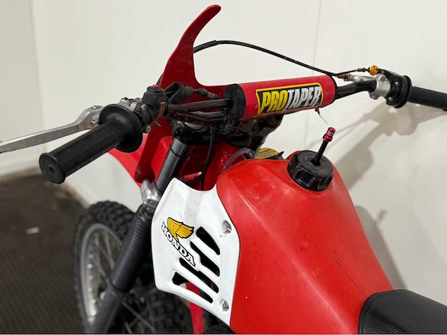 Honda - 250r - crossmotor - motorfiets - 1981 - afbeelding 2 van  15