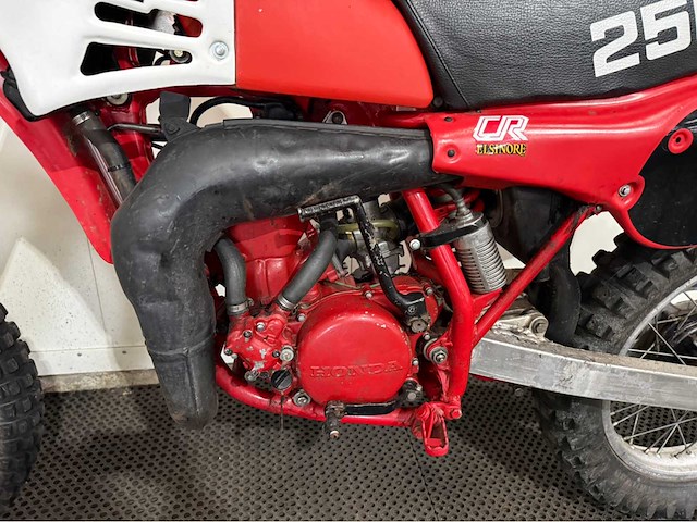 Honda - 250r - crossmotor - motorfiets - 1981 - afbeelding 6 van  15