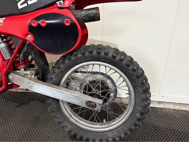 Honda - 250r - crossmotor - motorfiets - 1981 - afbeelding 7 van  15