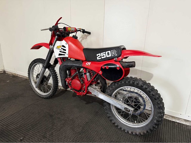 Honda - 250r - crossmotor - motorfiets - 1981 - afbeelding 9 van  15