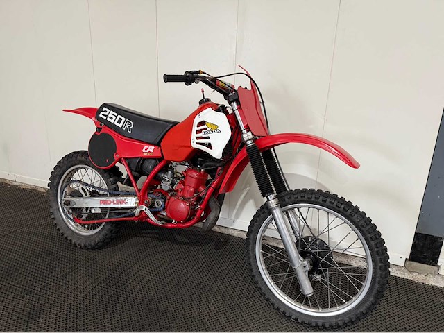 Honda - 250r - crossmotor - motorfiets - 1981 - afbeelding 12 van  15